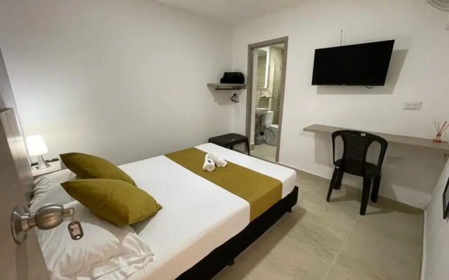 Hotel 12 Nights
