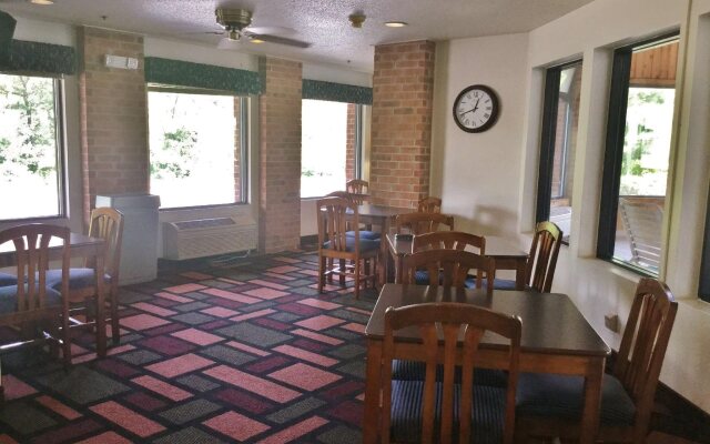 Capital O Amerihost Inn and Suites Fulton Hwy 54 MO