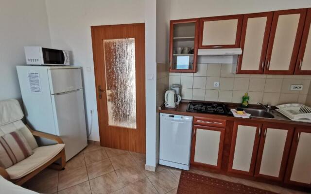 Apartments with a parking space Novi Vinodolski - 18855