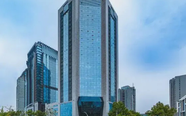 Natural Land Hotel (Zhengzhou CBD Exhibition Center)