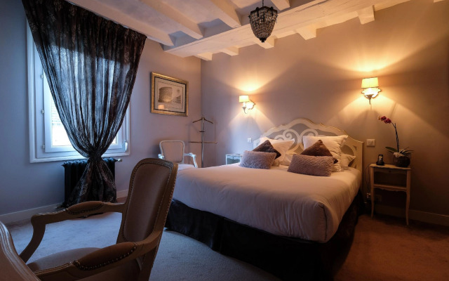 Logis Hôtel Restaurant Le Cheval Blanc