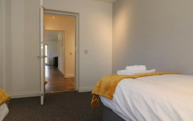 Railway House 5 bed - Maryhill
