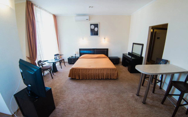 Отель «Черное море Пантелеймоновская»