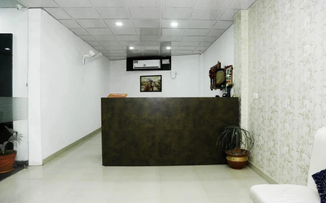 Hotel C P Palace by OYO Rooms