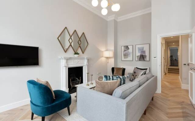 Elegant 3 Bed Apt W Terrace Near Kensington