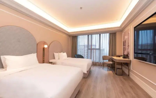 Mercure Xinyang East Railway Station
