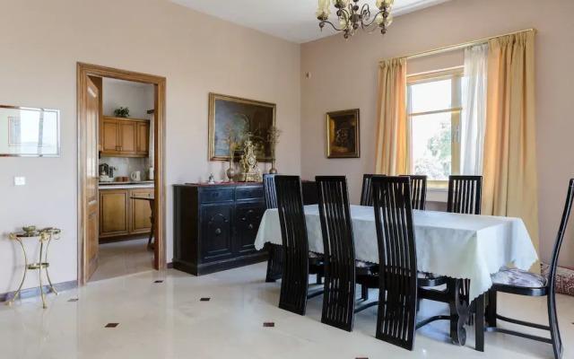 Dream Holidays in a Luxurious Garden Pool Villa