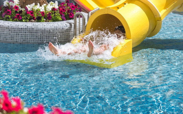 Hotel Oasis Park Splash