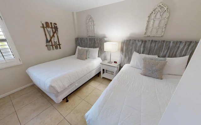 Inlet Reef 205 2 Bedroom Apts by RedAwning