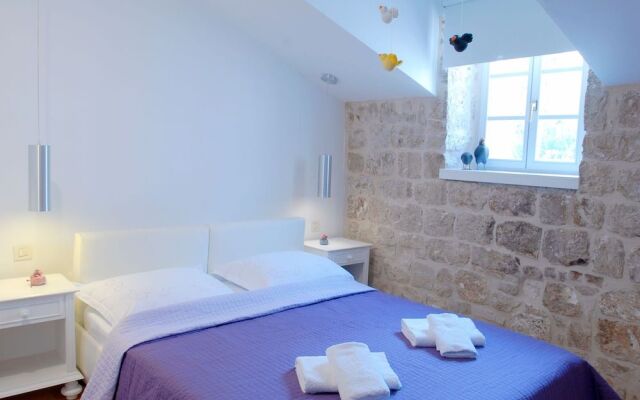 Dolce Vita Stone House Hvar