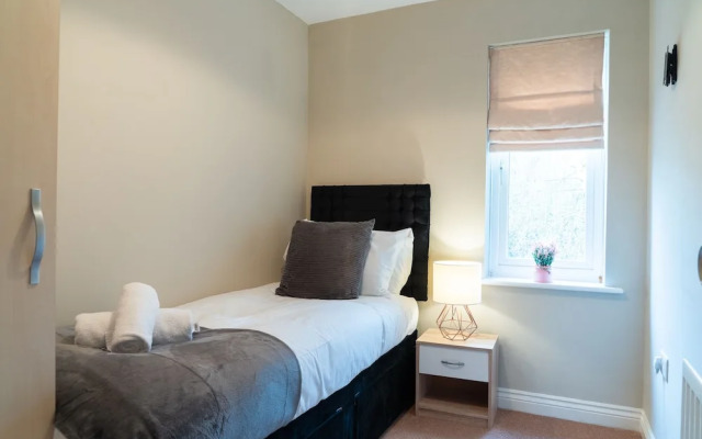 Lovely 4-bed House in Huntingdon