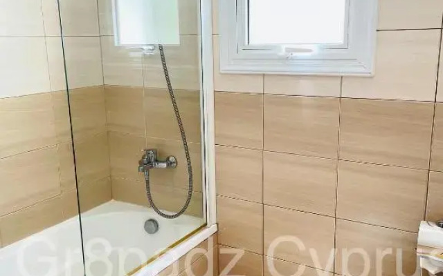 Gr8padz Villa Artemis