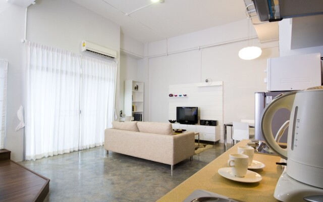 212 Serviced Apartment