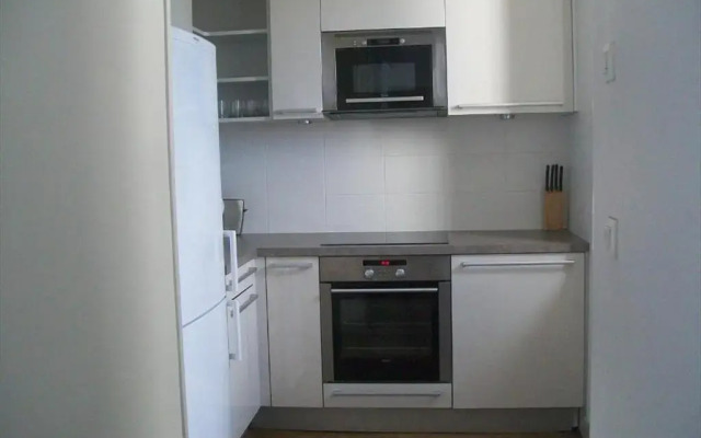 Bridgestreet Champs Elysees