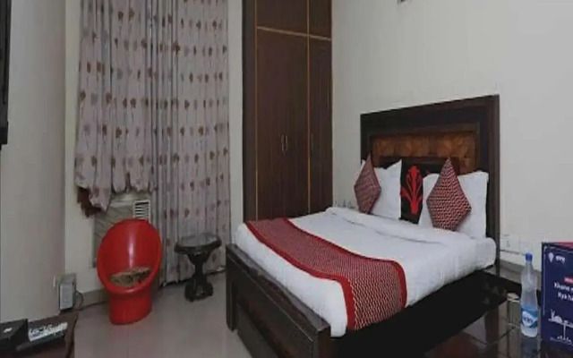 Pop 703637 Priyanka Inn Residency