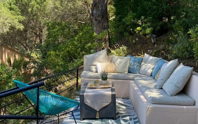 Charming Holiday Home In Plage De Gigaro With Pool