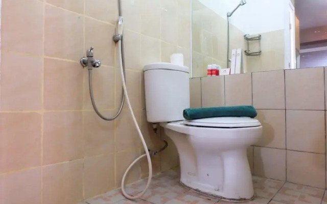 Pool View Apartment Green Pramuka