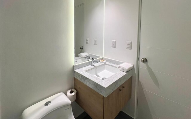 w Phenomenal 2BR With Balcony in San Isidro