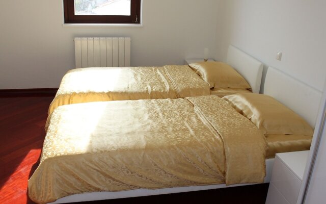 "luxury Apartment in Opatija for 8 People With Pool and Silk Bedding"