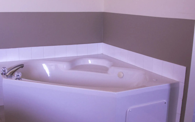 Howard Johnson Strathmore