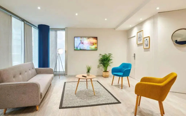 Residence Mercure Paris La Defense Grande Arche