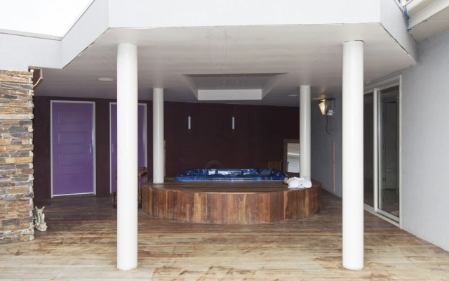 Aurora Manor Rooms