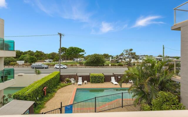 BEACH BLISS LUXURIOUS APARTMENT with POOL