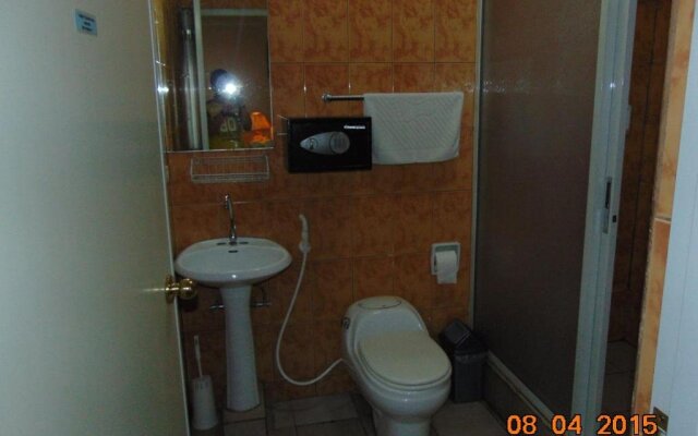 RedDoorz @ Clarkview 21st Street Angeles City