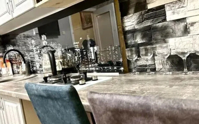 Apartments Live Here, district. Optimistov, 4/2