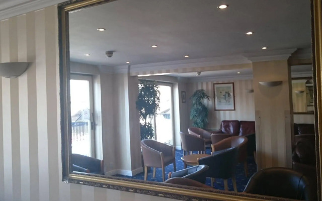 Queens Hotel