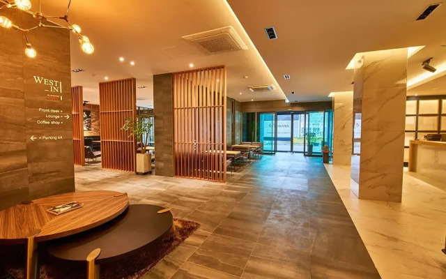 West In Hotel