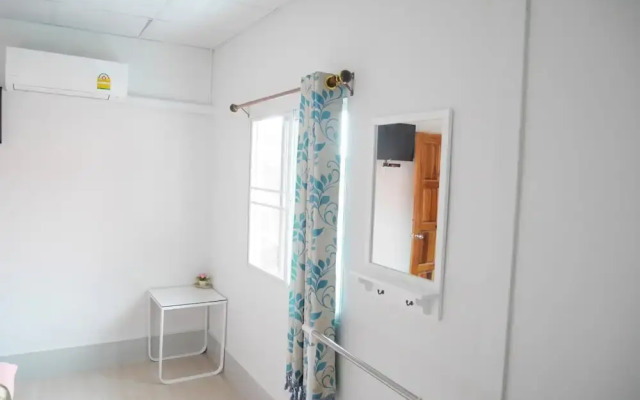Nawee Guesthouse Sairee - Hostel