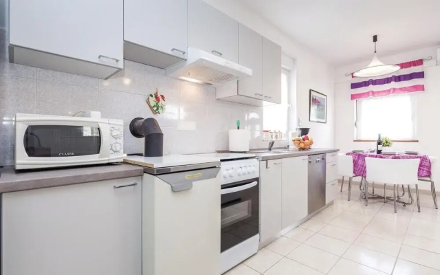 Nice Home in Rukavac With Wifi and 4 Bedrooms