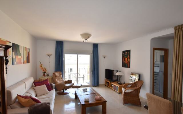 Magnificent Apartment, Beautiful View Towards the Mountains Shared Swimming Pool