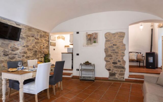 Apartment Adelasia Cisano sul Neva