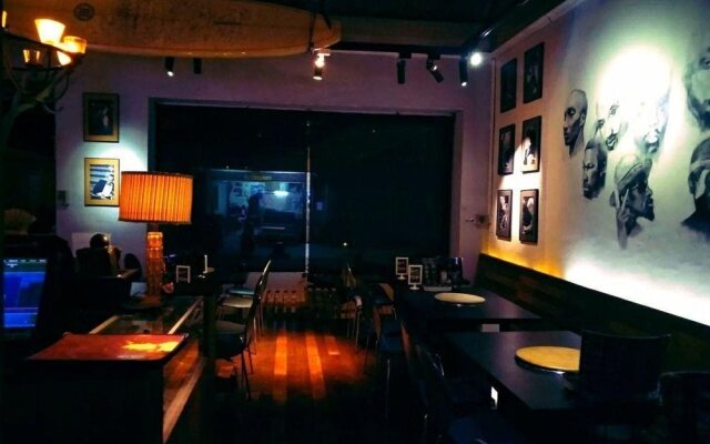 Peter's Cafe & Hostel