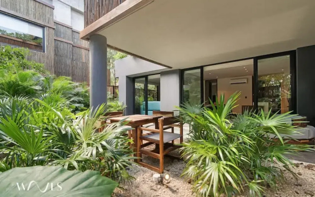 2BR w Private Pool - Steps Away From the Beach