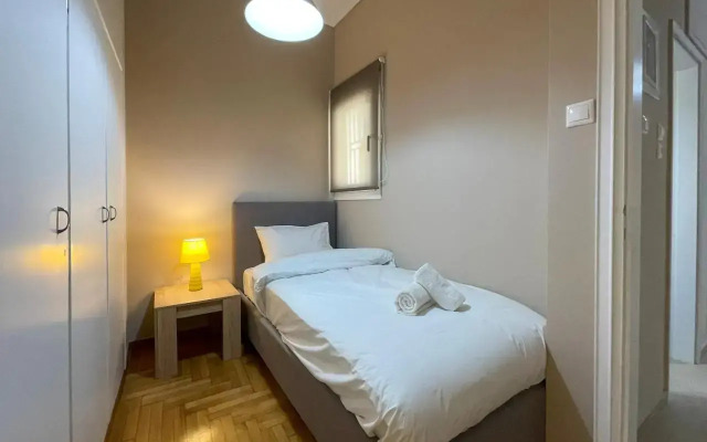 Riankour Central 90sqm apt in Panormou