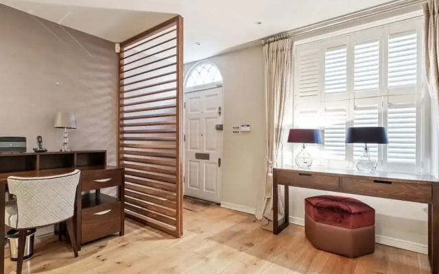 Elegant 3-bed House W/terrace Near Harrods