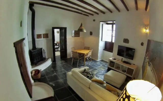 Luana House