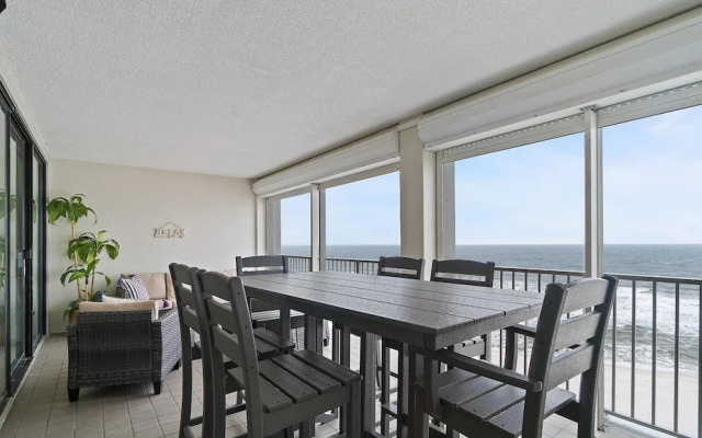 Pelican Pointe #1003