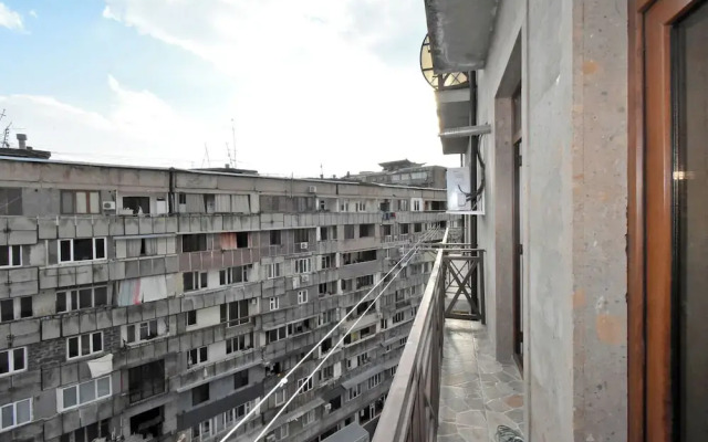 Apartment on Kajaznuni street