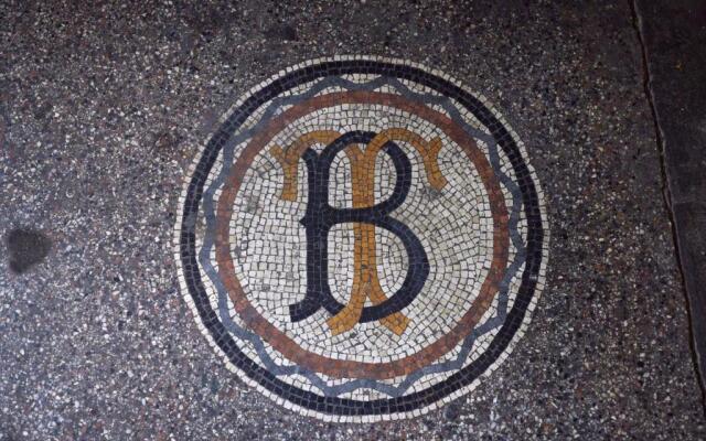 Self-Check-In & Perfect Metro Connection I