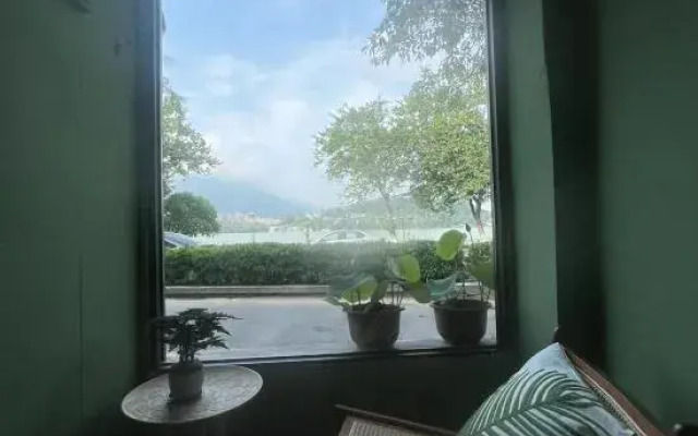 Huaxu Homestay (Qixingyan Scenic Area Store)