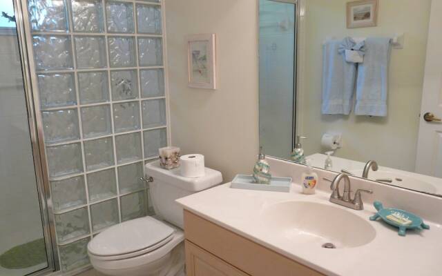 Quiet, Gated Community With Pool and Tennis Courts