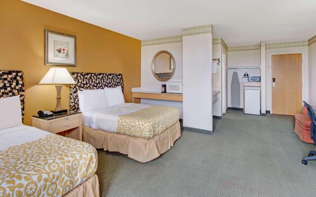 Days Hotel & Conference Center by Wyndham Methuen MA