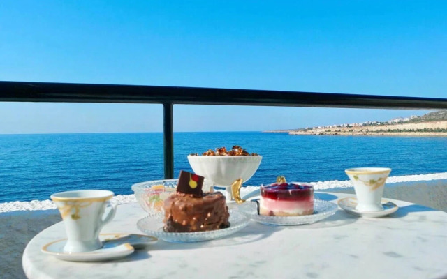 Elpida Seafront Paradise Apartment in Crete