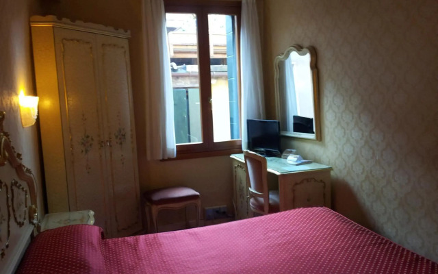Hotel Diana