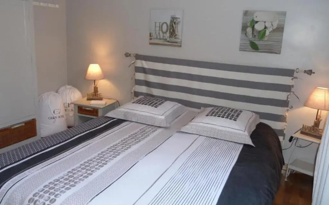 Gîte Cravant-les-Côteaux, 6 pièces, 10 personnes - FR-1-381-395