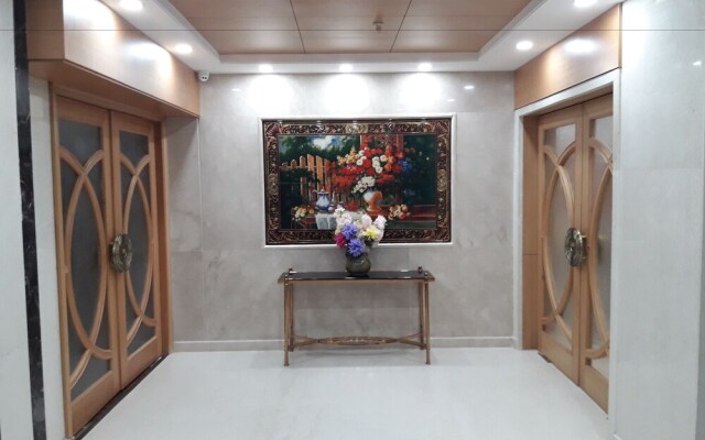 Hotel Gms Grand